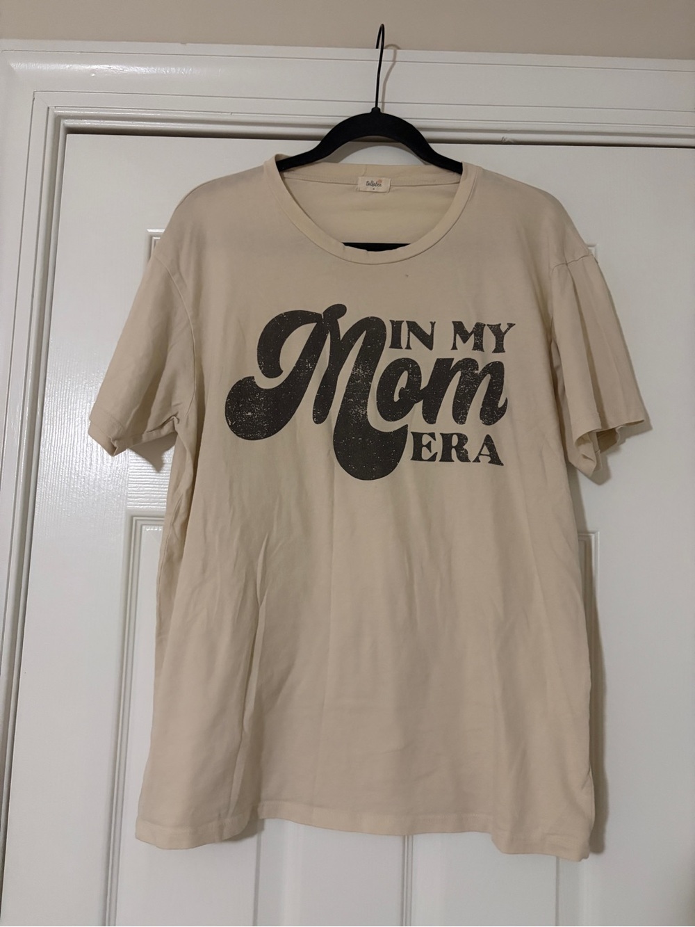 Women's Cream Short-Sleeve Graphic Tee - 'In My Mom Era'